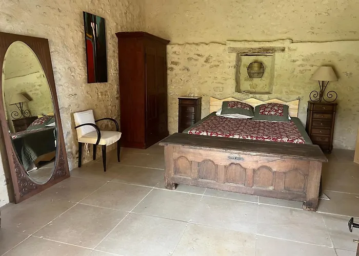 Mas Grange Neuve بيت ضيافة