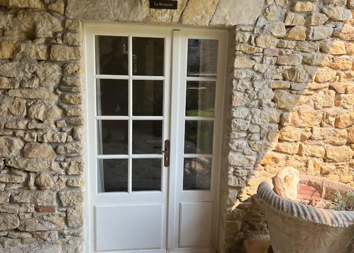 بيت ضيافة Mas Grange Neuve *